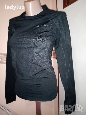 Odlo, Оригинална функционална блуза, Размер М. Код 1974, снимка 2 - Спортни дрехи, екипи - 40888828