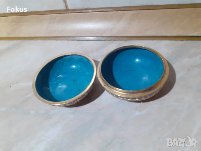 Стара бронзова кутийка с емайл клоазоне бижутерка, снимка 3 - Антикварни и старинни предмети - 53357148