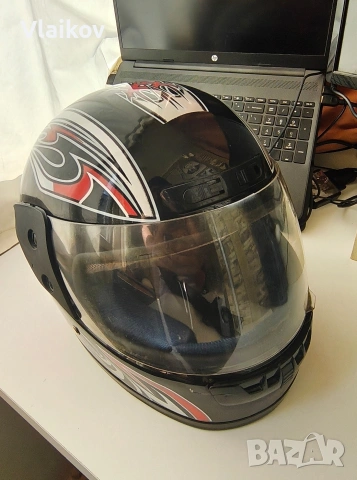 Каска за пистов мотор 