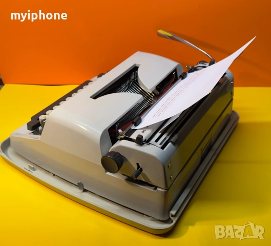 Пишеща Машина Triumph Gabriele 10 Клавиатура Qwertz Латиница Топ Състояние Обслужена 1960 година !, снимка 11 - Антикварни и старинни предмети - 52398347
