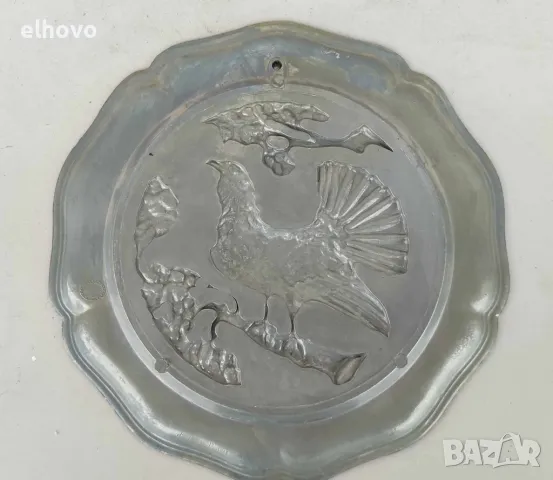 Калаена релефна чиния, снимка 4 - Антикварни и старинни предмети - 49629251