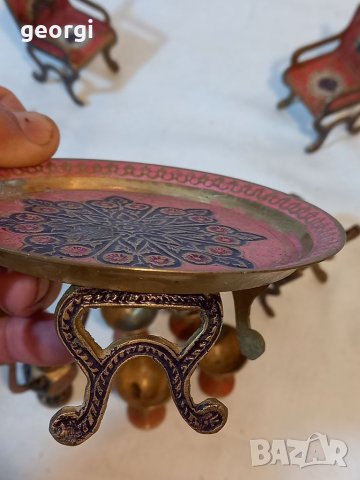 Мини бронзови фигурки маса с четири стола и комплект за чай, снимка 11 - Декорация за дома - 40957453