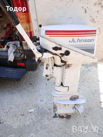 Продавам извънбордов д-л Johnson 10HP, 2т, къс ботуш, в добро състояние, внос от Италия