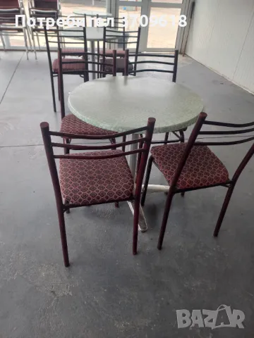 Продавам комплект маси и столове 