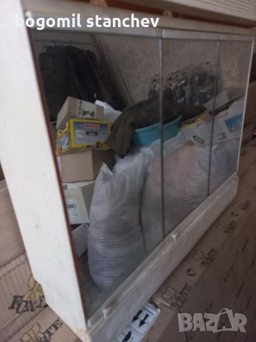 Шкаф с огледало за баня с 3 врати , снимка 2 - Огледала - 35917271