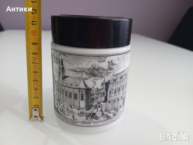 Стар порцеланов красив буркан  , снимка 2 - Други ценни предмети - 52625303