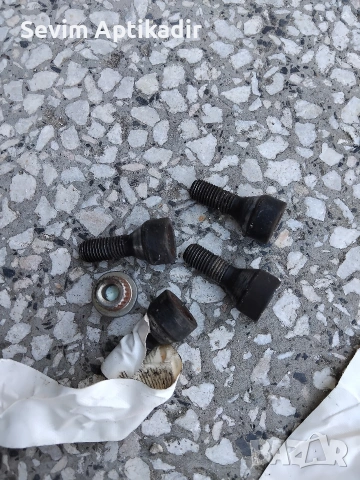 Два модела секретни болтове за BMW , снимка 3 - Аксесоари и консумативи - 53839711