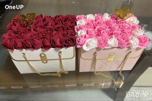 Подаръчни кутии и букети с рози, снимка 3 - Изкуствени цветя - 52393772