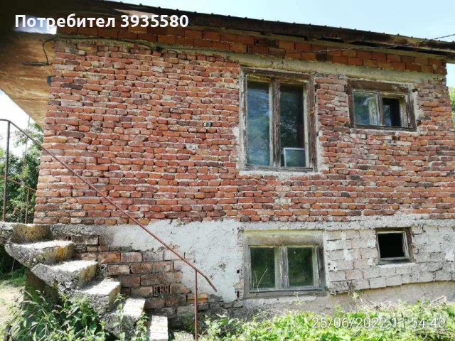 парцел с къща на акт 14