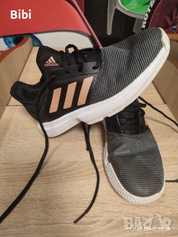 Оригинални маратонки на Adidas за Тенис