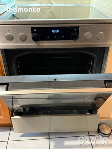 Продавам стъклокерамична готварска печка Gorenje EC6352XPA (Инокс) + Телескопични водачи, снимка 3 - Печки, фурни - 53654314