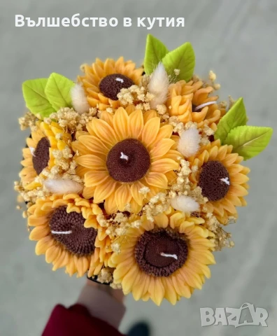 Букет от соев восък “Слънчогледи”