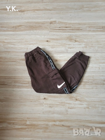 Оригинално мъжко долнище Nike Repeat Cargo