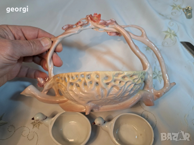 уникален порцеланов чайник гнездо с две чаши 31/3, снимка 7 - Сервизи - 53724262