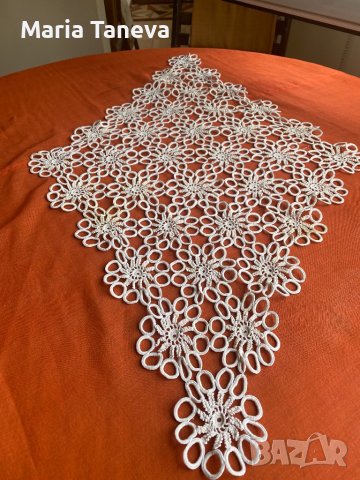 Ръчно плетени каренца -комплект, снимка 2 - Декорация за дома - 41850273