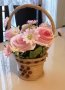 Кошничка с цветя - ръчна изработка - прекрасен подарък за Вашия празник, снимка 2