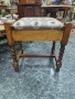 Прекрасна антикварна английска дървена табуретка стол за пиано , снимка 3