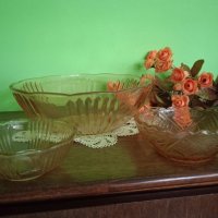 Старинна стъклена купа с две купички, снимка 2 - Прибори за хранене, готвене и сервиране - 34320670