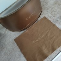 Оригинална кутия с кърпичка за слънчеви очила Gucci, снимка 1 - Слънчеви и диоптрични очила - 39972406
