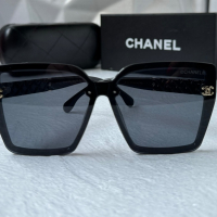 CH 2024 дамски слънчеви очила с лого, снимка 2 - Слънчеви и диоптрични очила - 44659303