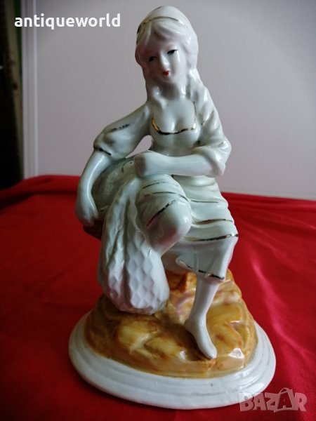 Стара Рядка Френска Порцеланова Статуетка РИБАРКА, снимка 1