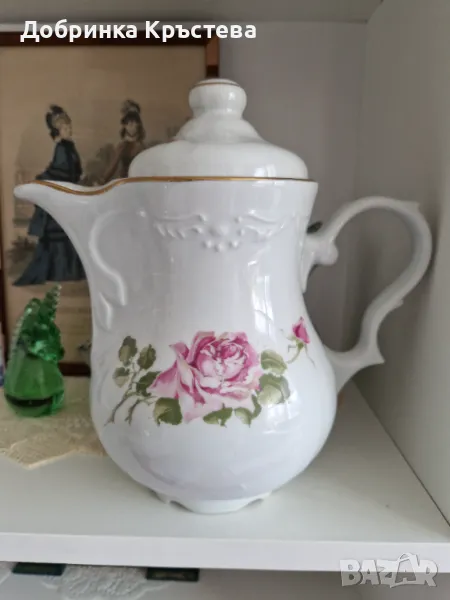 Голям чайник с интересна форма, снимка 1