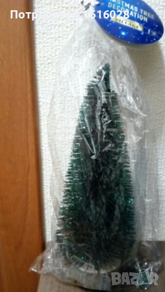 Голяма Коледна елха на пънче на MAGIC VILLAGЕ., снимка 1