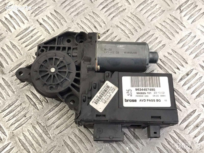 Предно дясно моторче стъклоповдигач Peugeot 307,2002г., снимка 1