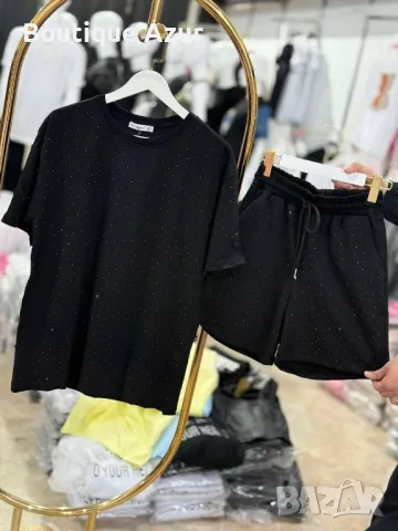 дамски комплект с камъни тениска и къси панталонки 