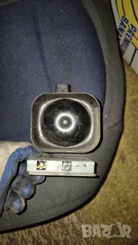 антена радио сирена клаксон ауди а4 audi a4 8L0 951 605 8E9 035 225, снимка 2 - Части - 53699954