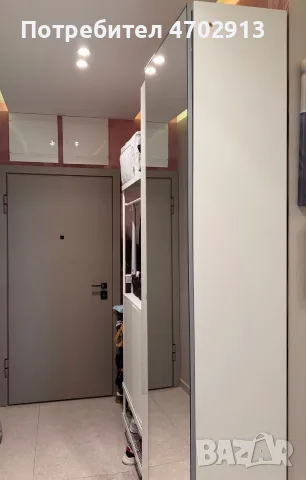 Висок гардероб IKEA PAX с огледална врата