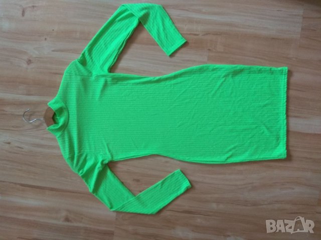 Ярко зелена неонова рокличка