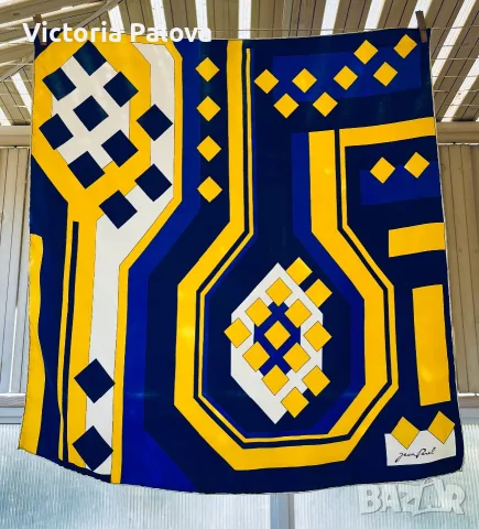 Автентичен италиански дизайнерски копринен шал Jean Parel 76х76 см, снимка 2 - Шалове - 55990578