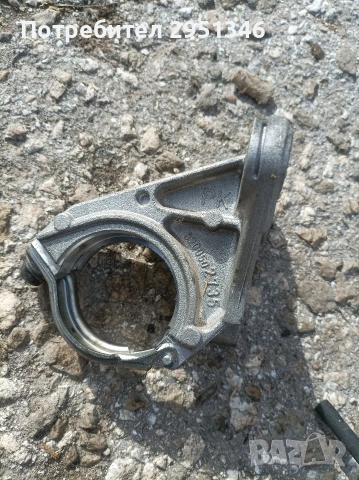 8200502735 Скоба полуоска Рено Еспейс 4 Лагуна Renault Espace IV 1.9 Laguna, снимка 2 - Части - 53420265