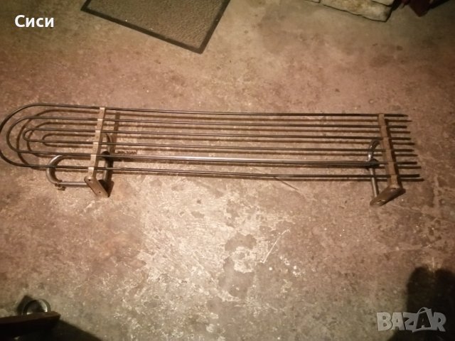 Стара метална закачалка
