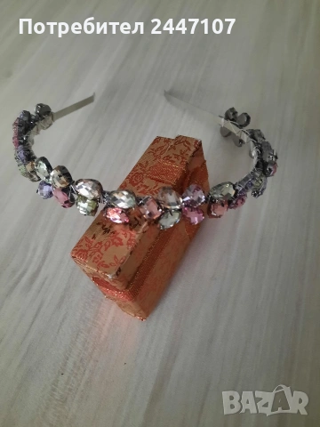 Диадема, снимка 2 - Сватбени аксесоари - 53081382