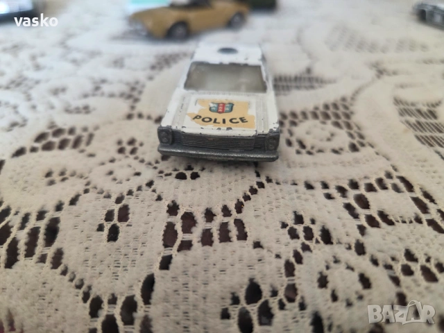 Английски мачбокс тесни гуми, снимка 2 - Колекции - 53734432