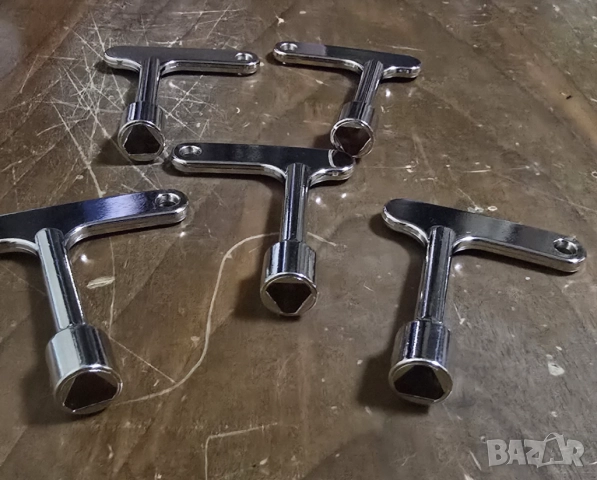 Авариен ключ за асансьори. 9 бр.