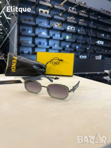 очила с черен обикновен калъф и ув защита tom ford miu miu ray ban , снимка 8 - Слънчеви и диоптрични очила - 53431507