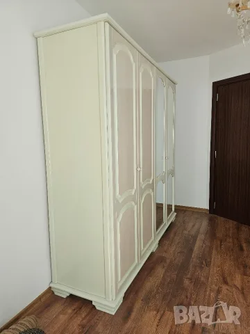 Четирикрилен гардероб с огледала, снимка 4 - Гардероби - 56345572