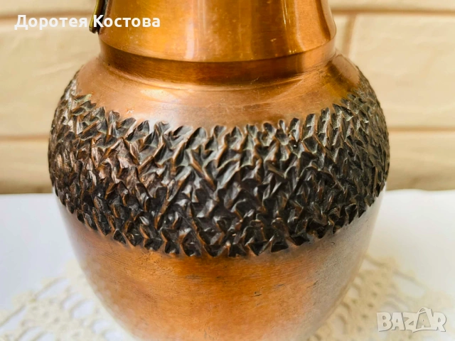 Красива медна ваза от Англия с дръжка от месинг, снимка 3 - Антикварни и старинни предмети - 53568614