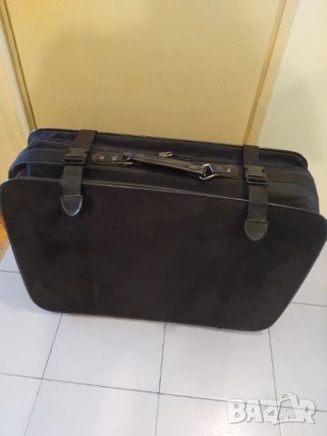 Голям куфар с колелца 77 см.