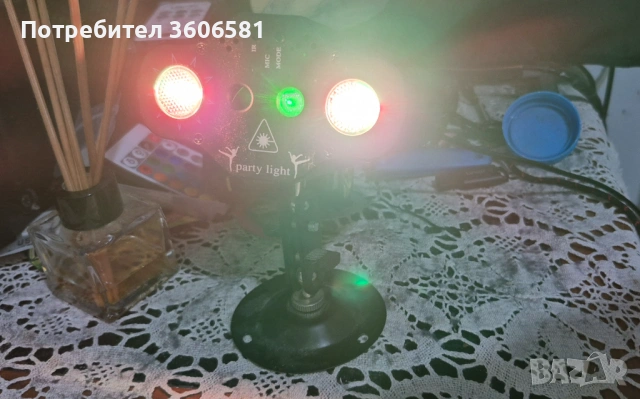 DJ Disco Laser за партита със визуални ефекти сменящи се  според ритъма на музиката/високи,ниски,бас