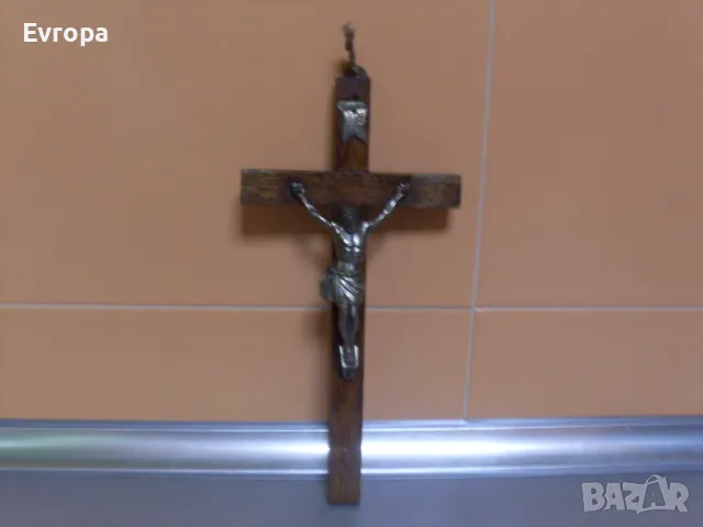 Дървен кръст- разпятие.