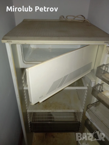 Хладилник фризер , снимка 3 - Хладилни витрини и фризери - 53287909