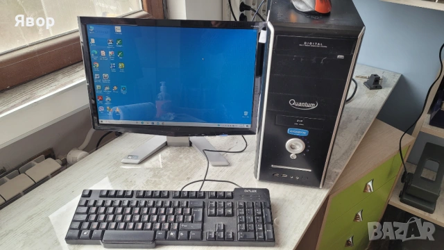 Компютър настолен с екран , снимка 2 - Работни компютри - 52757004