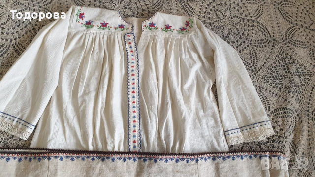 Автентична риза от народна носия, снимка 3 - Антикварни и старинни предмети - 53400533