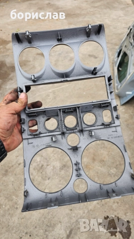 Средна конзола за Пежо Партнер , снимка 2 - Части - 51814024