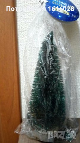 Голяма Коледна елха на пънче на MAGIC VILLAGЕ.