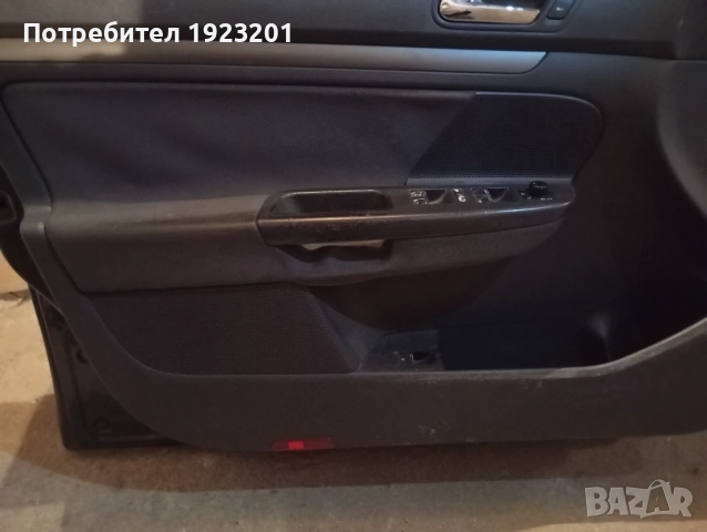 Врата предната лява за голф мк5 производство 2003-2008г., снимка 3 - Части - 53113992